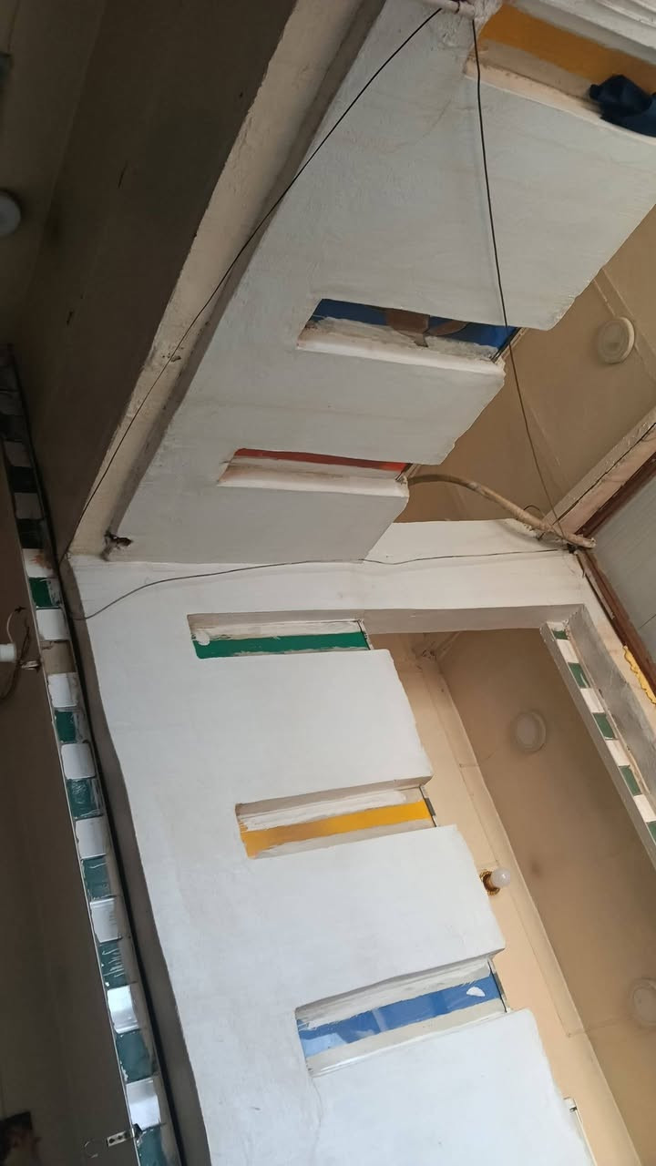 سلام عليكم بيت لل بيع طابو صرف بغداد مدينه الصدر قطاع 61 بضهر جامع رسول بيت 144 تفاصيل البيت خاص او تصال *********** او *********** وبل خدمه
