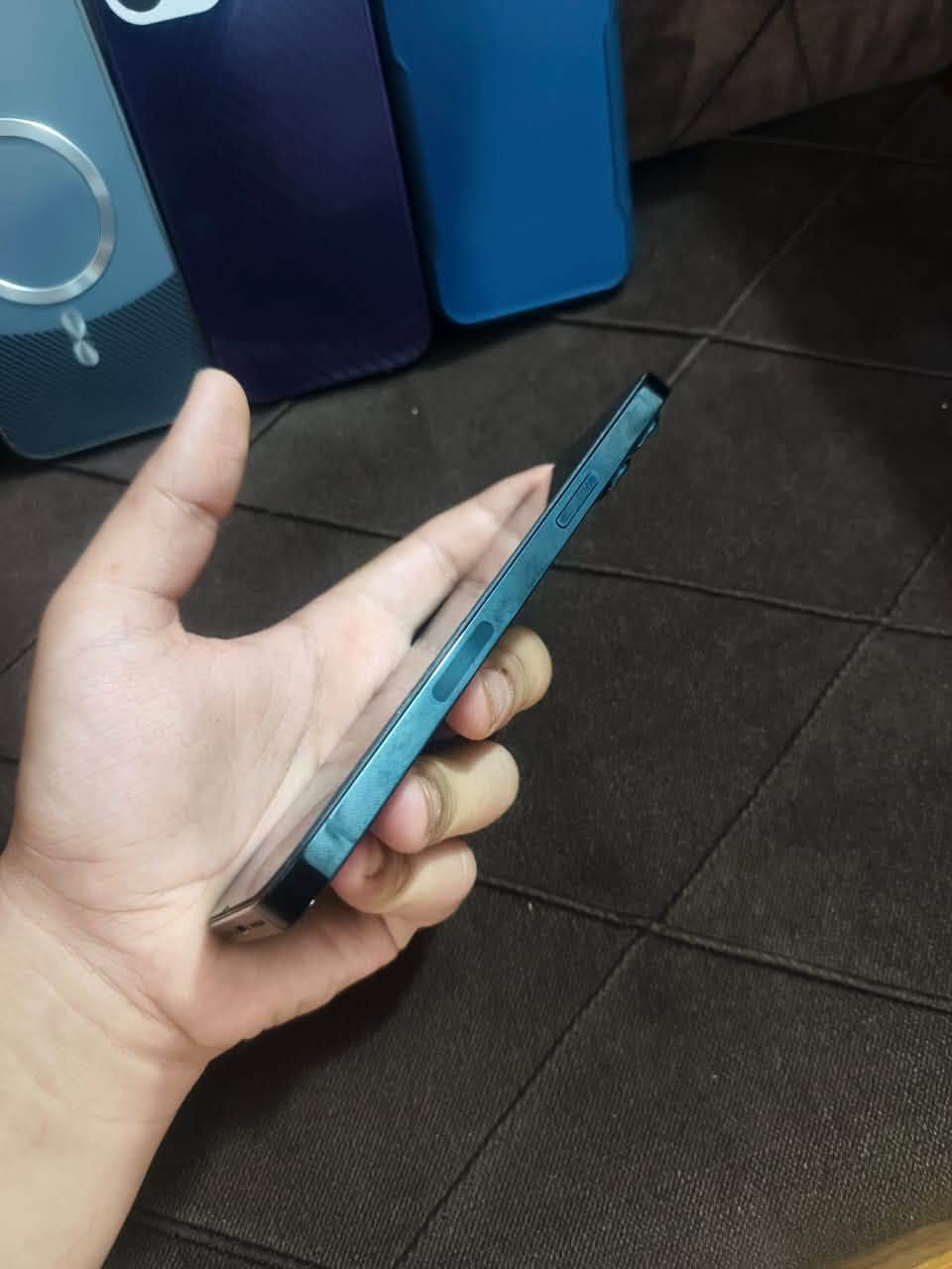 السلام عليكم 
ايفون12pro max ذاكره256 مبدل شاشه تفصيخ اصليه 3خيارات و بطاريه كذلك اصليه وفيس ايدي واكف الفيس ايدي اعتقد بس الشريط سعره 10 
السعر(325)قفل ويا شاحنه اصليه و4كفرات ***********
