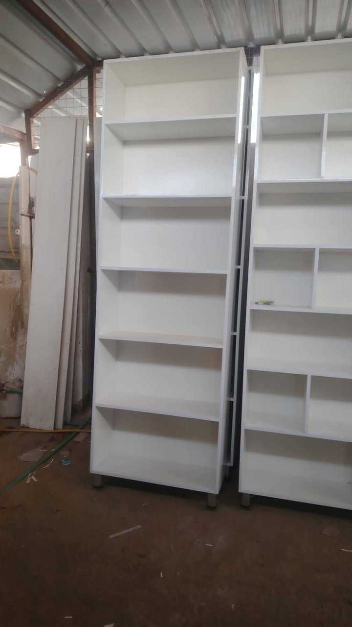 فاترينة رفوف فقط السعر 75  الف ❤️‍🔥
فاترينة رفوف مع الاعلان السعر 95 الف🦋
فاترينة رفوف مع اعلان وكومدي السعر ١١٥ الف❤️‍🔥
: القياسات 250 ارتفاع 
90 سم العرض 
 وعند وصول الطلب ولم تكن الدقة100/100 كل ماعليك هو 
ارجاع الطلب
نوعية الخشب MDF (ام دي اف) 
جودة المواد تركيا حصراً 🇹🇷 نكرر تركي 🇹🇷 لا إيراني ولا صيني
ومن يرغب زيارتنا للتأكد والاشراف على العمل يشرفنا بزيارة المعمل🤝🏼
 ويتأكد من نوعية المواد ودقة الاداء أهلًا وسهلاً بكم🤝🏼
موقعنا سامراء حي الفراز  الفرع الاول والفرع الثاني دوانم البوهراط 
يوجد توصيل داخل سامراء والمحافظات
للحجز والاستفسار المراسلة على الواتساب  او الاتصال على الارقام التالية
 ***********
*********** 
  مستعدون لعمل الرفوف والفاترينات  # صيدلية #كوزمتك #موبايلات #غذائية وكل المحال التجارية #فاترينات_mdf✅#مطابخ #ميز مكتبي#كزامات احذية
