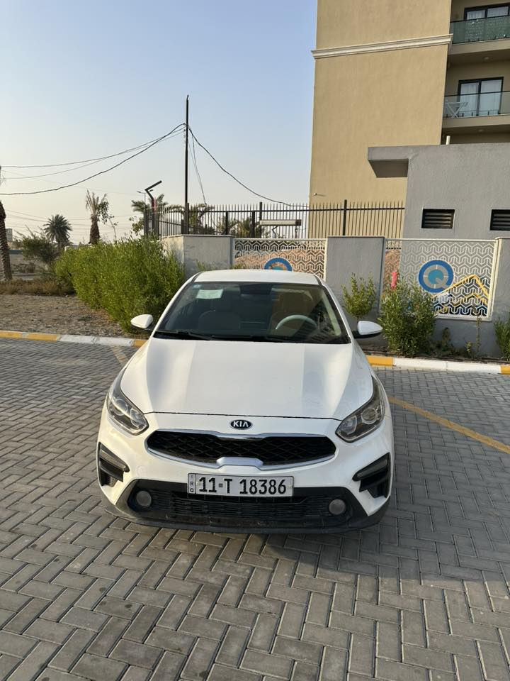السلام عليكم شباب من رخصة الادمن
سياره للبيع مستعجل 
كيا سيراتو موديل 2019 خليجي✅ 
مكفوله من ضربه ✅
لون ابيض ✅
الممشى 100 ✅
المواصفات / تبريد قطعتين / شاشه كار بلي / داخل لونين / حساسات خلفيه / كامره / لايتات زنون / مري شفط + اشاير /
تحكمات ستيرن جهتين/ 
رقم بغداد انكليزي سياره نضيفه ما ملعوب بيها بأيشي جاهزة وكامله متحط عليها شي 
مكاني بغداد حي الحسين 
السعر 153 وبيها مجال لطيبين 
للأستفسار اكثر الاتصال 
***********
***********
