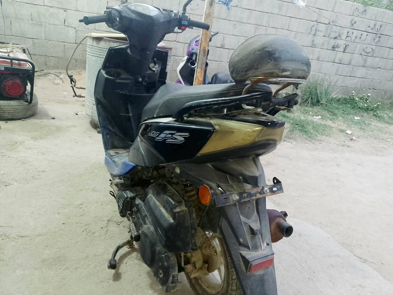 سلام عليكم اخوان 
دراجه اف اس محرك صيني كامله سلف هندر اشاير لايت عالي وناصي تخم تأثير هورن سعر علخاص راسني


**إذا كنت صاحب هذا الإعلان وتريد حذفه لأي سبب، رجاءا أرسل رسالة إلى الدعم الفني**