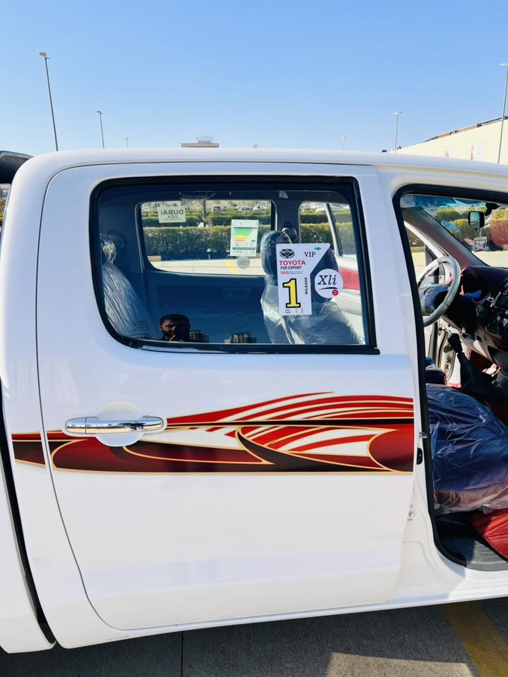 السلام عليكم للبيع بيكم تويوتاهايلوكس
موديل2010  مواصفات سعودي 
السيارة جدا نظيفة كلشي بشرط . 
مايحتاج دينار مصرف نهائيا .
شاصي 19

محرك كير كفاله. صدر حداديه جاهزة وبشرط 
سياره جاهزه من كلشي تبريد وتدفئة كلشي على بلاد 

تخم تاير جيد . مواصفات سعودي معروفه 

السعر:170وبيه مجال

رقم الهاتف:*********** 
رجاً كلشي واضح بصورة الشراي يتصل مباشراً بدون تعليق مع احترامي للجميع
