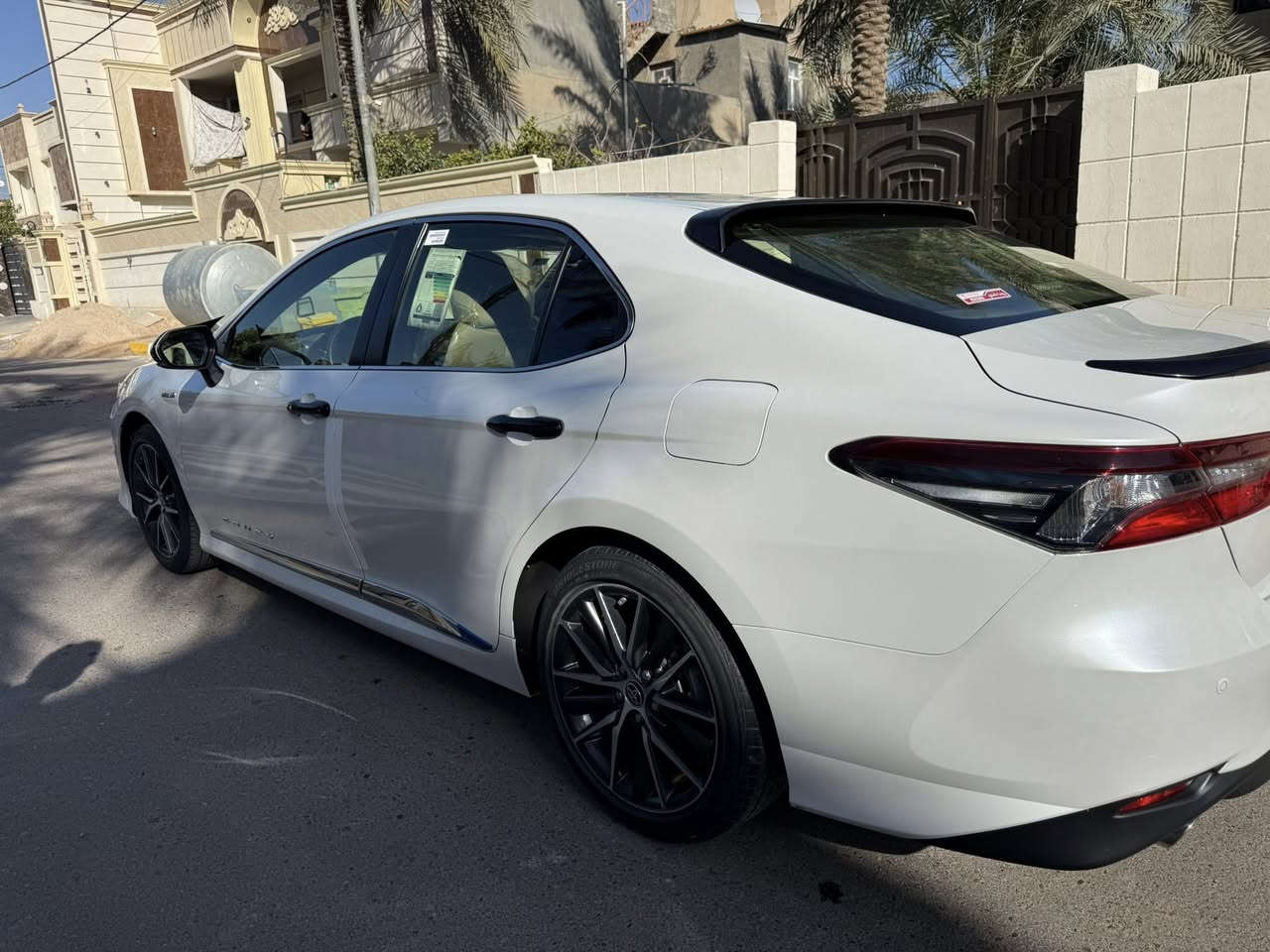 بسم الله الرحمن الرحيم
تويوتا كامري 2024 هايبرد فئة GLE
الفول بالخليجي وكالة عبد اللطيف جميل
كفاله عامه من الصبغ والبارد 
التفاصيل :
 خليجي 
ماشية 27 الف
الموديل 2024
 سعة المحرك 2.5L
 عدد AIR BAG 8 
 حساسات أمامية 
 حساسات خلفية
 لايت زينون + LED
 كشافات 
 سلايد رووف  
 ويل كب 18  
مفتاح التشغيل بصمة 
 شاشة 
 كاميرا دوارة 
الانارة الداخلية LED
المقاعد لون أبيض
  مقعد السائق كهرباء 
مثبت السرعة Cruise
 المودات والأوامر الصوتية
 أوضاع القيادة  Drive Mode 
 حساسات ضغط اطارات 
 قطعتين تبريد
 هاند بريك كهرباء 
‏  ABS
‏ Auto Hold  أوتو هولد
 نظام مانع الانزلاق
 اشارة في المرايا الجانبية قابلة للطي كهرباء 
 مخرج منفذ الطاقة 
‏ Bluetooth / USB 
شاحن هاتف Wireless    
 
سعر  250 وبيه مجال
رقم الهاتف ***********
