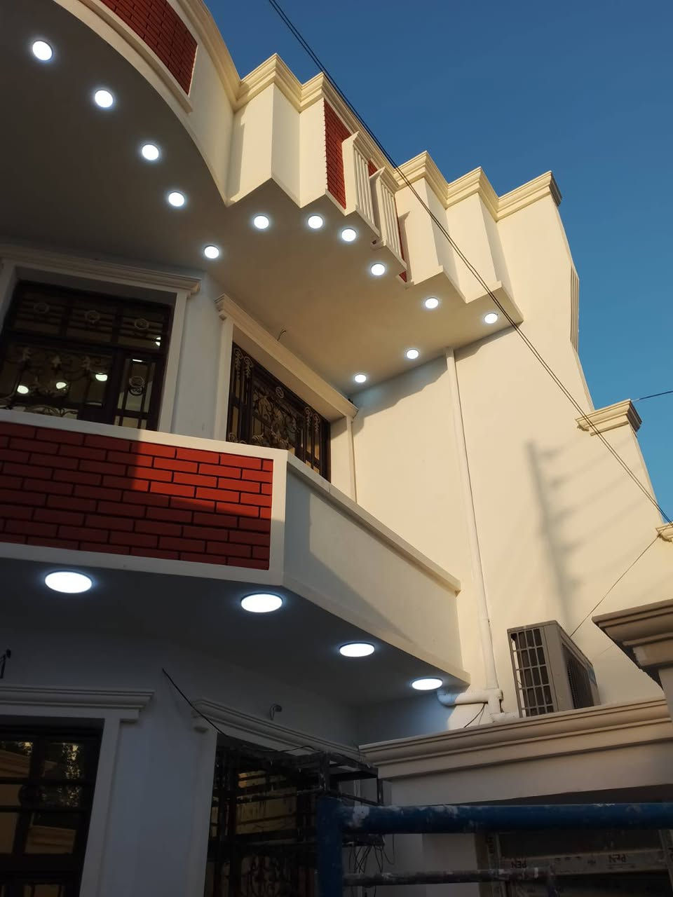 السلام علیکم خلفه لبخ وعمل الواجهات متفرع حالیآ
ترمیم الواجهات القدیمه بدیکرات حدیثه
لبخ الواجهات وتطعیمها بالفوم والبورسلین
 وجمیع انواع الحجر 
لبخ السطوح ونثرها 
لبخ خوارج البیوت 
***********
 آبًوٌ روٌيَدٍهّ آلَکْلَآبًيَ
بًغُدٍآدٍ
