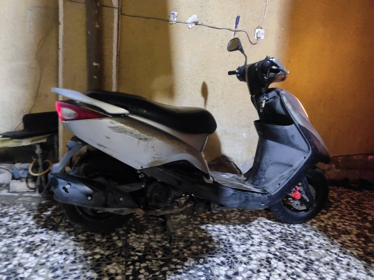 بريز مكينة ناعمة كفرات كلهة مختمة
عوزهة بريك امامي بس دسك ودامة للكلجات ((ب400 الف))
مكاني بغداد حي اور قريب على جامع الفردوس 
اليريدهة يجي خاص


**إذا كنت صاحب هذا الإعلان وتريد حذفه لأي سبب، رجاءا أرسل رسالة إلى الدعم الفني**