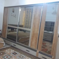 غرفة نوم للبيع من الخشب الصاج الاصلي درجة اولى استخدام سنة وحدة والغرف...