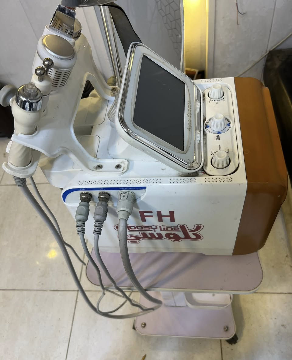 السلام عليكم جهاز هايدروفيشل كلوسي من ارقى الشركات  العدد 6 هاندات الماطور دبل سوبر مو تك مثل ماموضح بل صور والفيديو  جهاز مكفول من كلشي شغال 100‎%‎100  
مكاني بغداد السيدية متواجد واتساب فقط ***********
