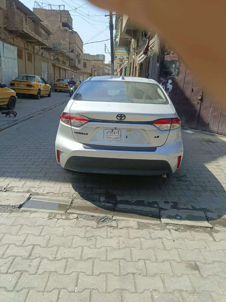 السلام عليكم من رخصه مدير الكروب المحترم كورلا موديل 2025 السياره دخلت  معوقين ونسد الترقيم مال المعوقين كالو تنفتح اني ابيع هلموجود اليريد ينتضر ينفتح الترقيم براحته واليريد يدفع كمرك براحته للاستفسار الاتصال على الرغم *********** الحادث مرفق مع الصور العنوان الشعب
