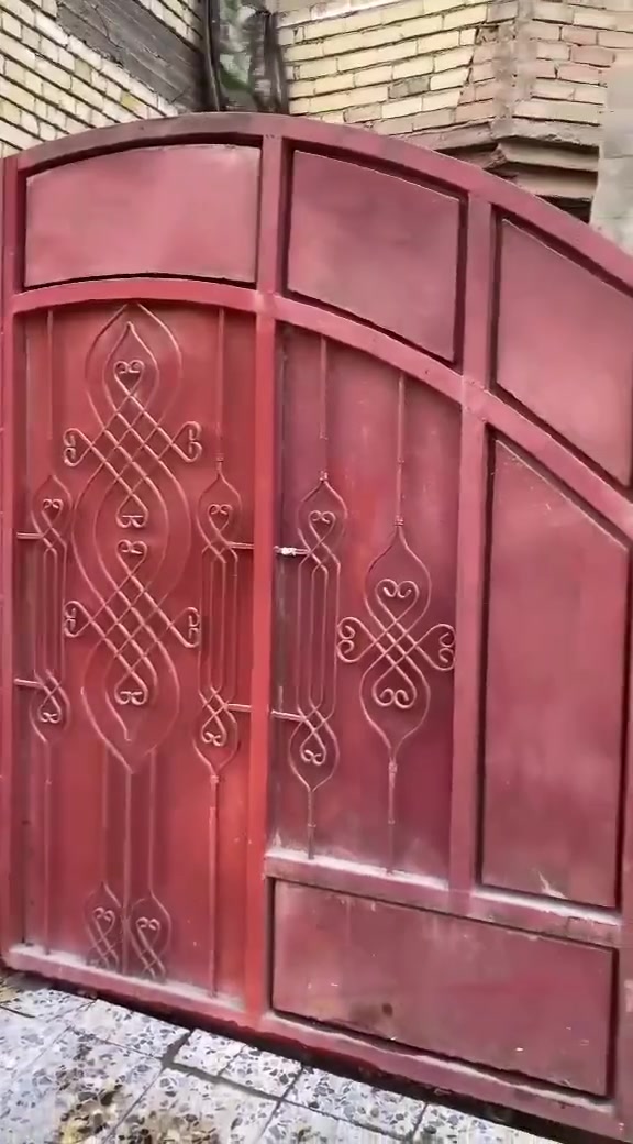 سلام عليكم بيت 100متر في منطقة حي المعالف بشارع روضة ورود الجنة بضهر شارع السياب للتواصل و المعرفة اكثر اتصل على هاذا الرقم ***********
