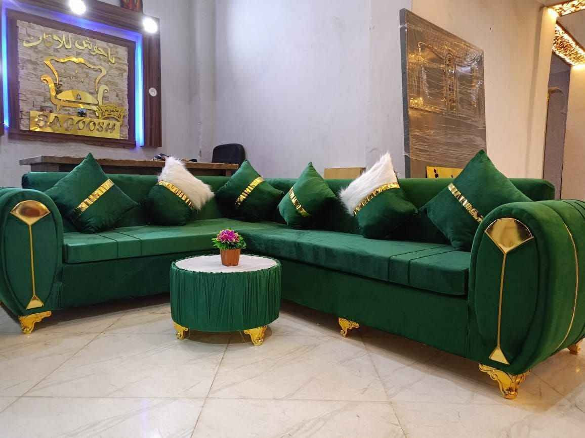 مواصفات 
📌روكنه عباره عن 2كنبه كبيرة وترابيزه و6مخدات 
📌مقاسها2مترفي2متر ونص 
📌خشب كنتر مضغوط
 📌قماش همر مستورد 
📌شلت متحركه سفنج بسوسته 
📌وتحت الشلت خشب حته واحده 
والضهر مقفول خشب
ا القاهرة, مصر


**إذا كنت صاحب هذا الإعلان وتريد حذفه لأي سبب، رجاءا أرسل رسالة إلى الدعم الفني**