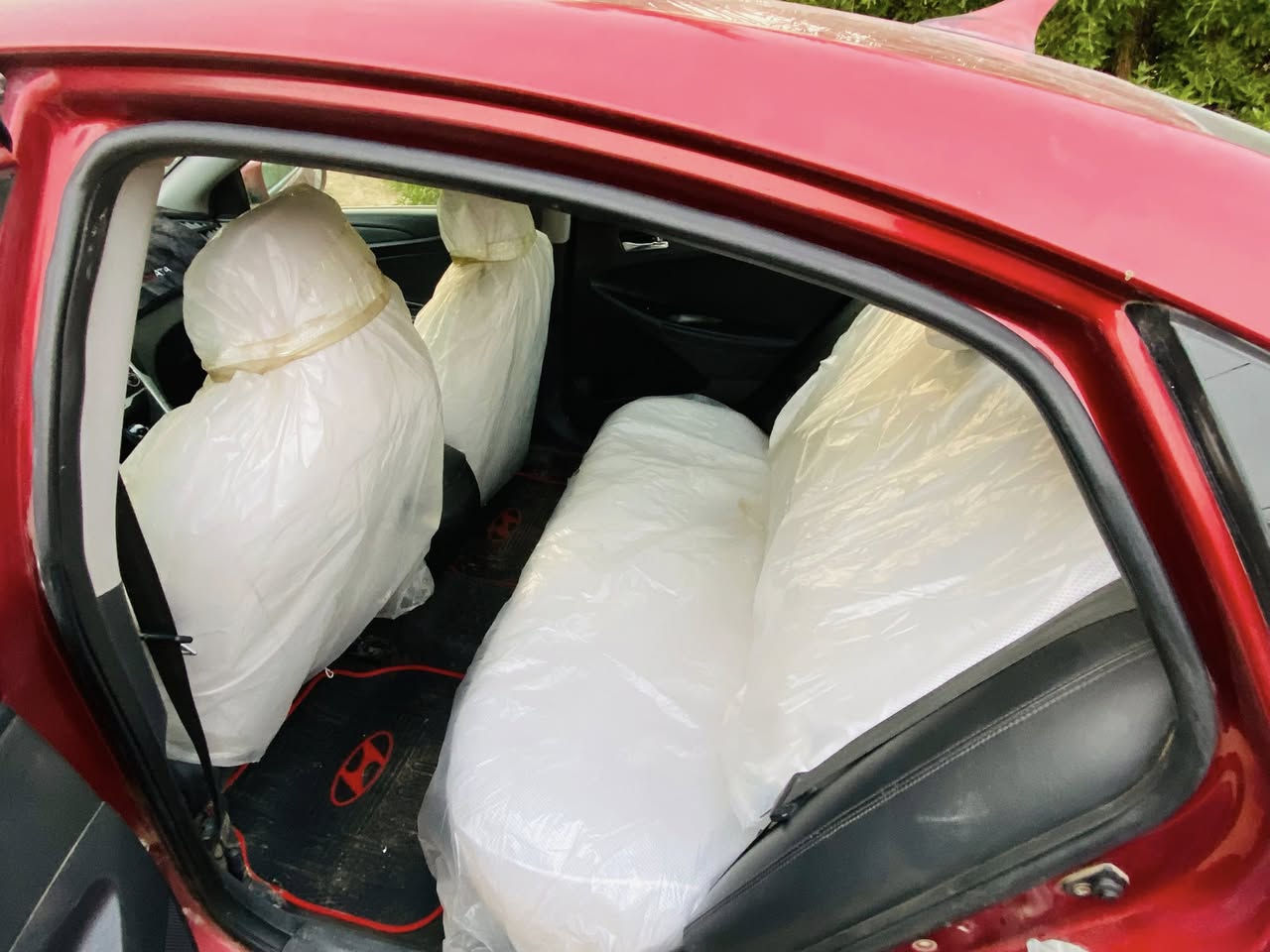 السلام عليكم
سوناتا 11  امريكي رقم دولي بغداد 
فول مواصفات بصمة تشغيل وبصمه ابواب فتحه بالقماره تحكم استيرن +شفتات 
كشن السائق كهربائي 
محرك 2000gdiتيربو 
بيها 3قطع البنيد ع البارد والجاملغات الخلفيه الهلال بس 
السياره ماشيه اقل 150
مكان السياره حله ورديه خارج 
السعر 89وبيها مجال قليل 
ملاحظة/ترهم مراوس  بسياره صفره فقط اقل سعر 
رقم التلفون /***********
