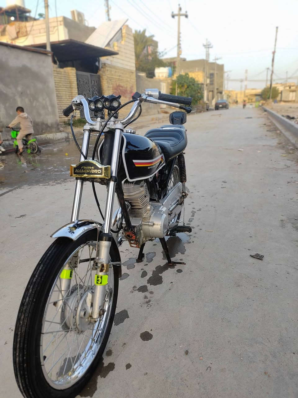 سلام عليكم دراجه للبيع نصبتهه كلش حلوه مفتوحه بس بوشه وبستم كهرباياتهه ككلهه شغاله  والسعر 550 وبيهه مجال مكان غراغ والتسفسار *********** بي واتساب 👋🏻🌷
