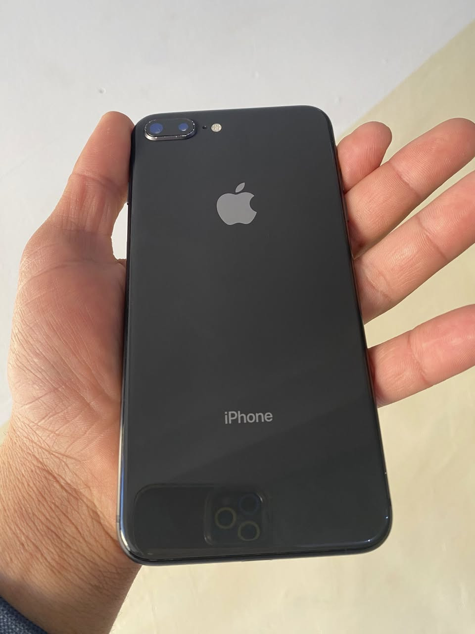 السلام عليكم ايفون ٨ بلاس جهاز بلادي ممفتوح ولا مصلح نضافه ١٠٠ ذاكره ٢٥٦ 
بطاريه ٧٧ وشرط بشحن بي كامرا دكول ١٧ ضيم نضافه شوف العين بعد انضف جهاز شخط مبي ب١٧٥ لدكلي تغني مدري شنو جيب نضافته وتعال شعدك مراوس نزل ***********
