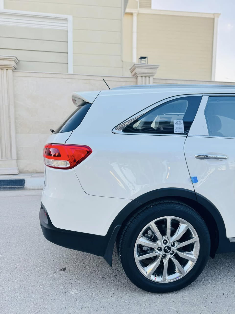 السلام عليكم ورحمة الله وبركاته 
كيا سورنتو 2016 سياره عل وضع شركه ستخدام شخصي حيل نضيفه فول موصفات ما عدا بنراما سايد بريك دكمه رادرات بصمه أبواب بصمه تشغيل أناره ترحيب سورنتو أشاره بمري  5 ويل كب 7 راكب 3 قطع تبريد 6 سلندر حساسات  امامي جانبي حاجب بوجكتوات زينون مرايات شفط بردات سلايت كشنات جلد قرميطي كشن حراري جنطه كهربائيه  سياره جاهزه مكينه كير حداديه تبريد عل وضع شركه  سياره مال جناي رقم ذي قار سنويه جديده تحويل مباشر  سياره مكفوله من الفتح والتبديل والضربه فقط طرف الباب بيه صبغ بصيط فقط  حته الدعاميات مكفولات شرط الفحص مكان سياره مركز الناصريه قرب مركز شرطه الفداء سعر 205  اتصال ***********
