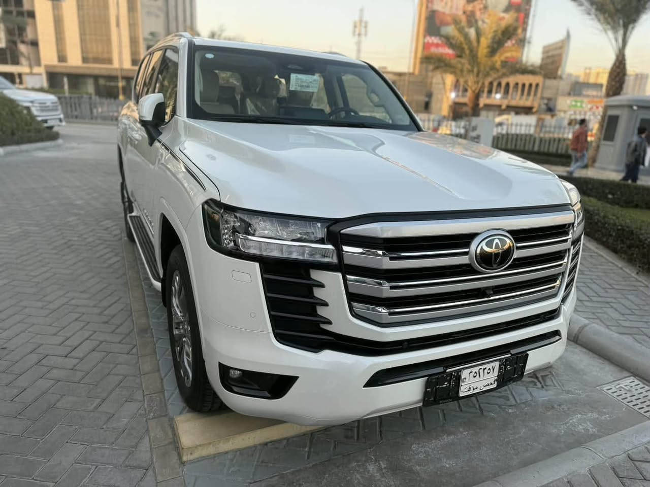 السلام عليكم 
للبيع فقط ونقدا لاندكروز ٢٠٢٥ زيرو مرقم بغداد بسمي ورقمها حلو مرتب شبه مميز 
Tss فول ام رادار امامي خلفي تحديد مسار اربع كامرات شاشه كبيره ساز ضمان للعلم اني ماخذها زيرو من شركه ساز مكاني بغداد 
***********
