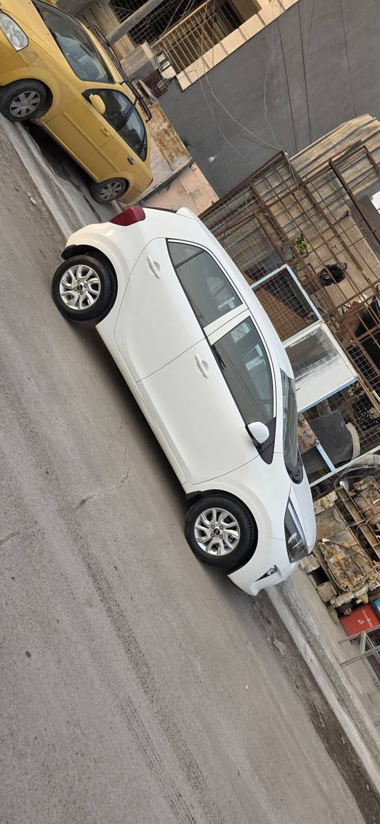 السلام عليكم كيا بيكانتو خليجي مكفولة (موديل 2020) كلش نظيفة السيارة شاشة كامرة خلفية حساسات بل دعامية تحكم ستيرن 
محرك 4 سلندر دووش مكان السيارة بغداد اليرموك 
السعر: 113 وبيها مجال 
للاستفسار:***********/***********
