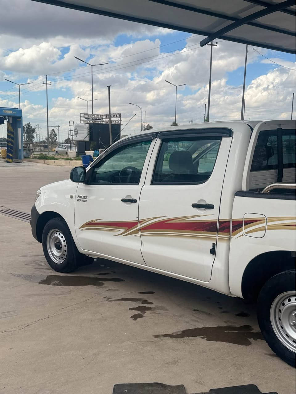 مرزیە مودیل2010فلاحی كیرو مكینە بەشەرت سنوی تازەیە بەناو خۆمانە بێ بۆ یاغە بەس ٤ساردی هەیە عینەو كلاجی تازەیە هیج مەسەرفی نیە گشت گیانی بەشەرت سعر 157 مجال 
***********
*********** كركوك, العراق
