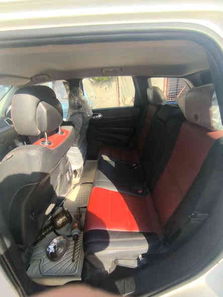 للبيع  جيب  موديل ١١  لاريدو  رقم بغداد   سعره  ١٧٠ نظيفه  طربته بجنطه بس خفيفه سونر موجوده    رقمي *********** مكان الدوره هور  رجب
