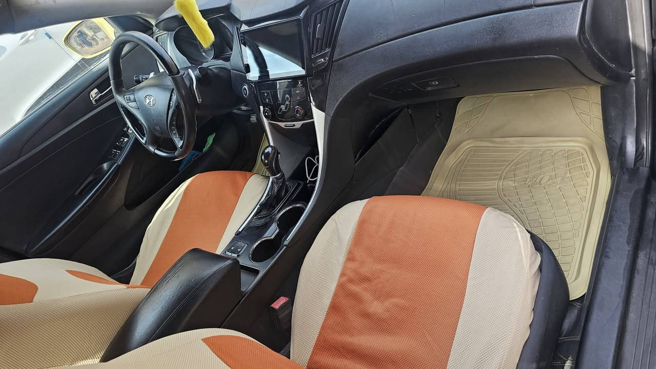 السلام عليكم
سوناتا موديل ١٣ أمريكي 
جاهزه تخم تاير دوشمه تغليف رضيه
كهربائيات عله ٢٤ حبايه
ماشيه ٢٠٠ ألف ميل مامتعوبه شتغل عل مخابره 
رقم نكليزي 20 ديالى مشروع وطني مداور ثاني يوم 
حادثهه جاملغ وبنيد سونار بيهه 
ترهم مراوس بموديل احدث 
سعر 85 وبيها مجال 
للاتصال/ *********** /
