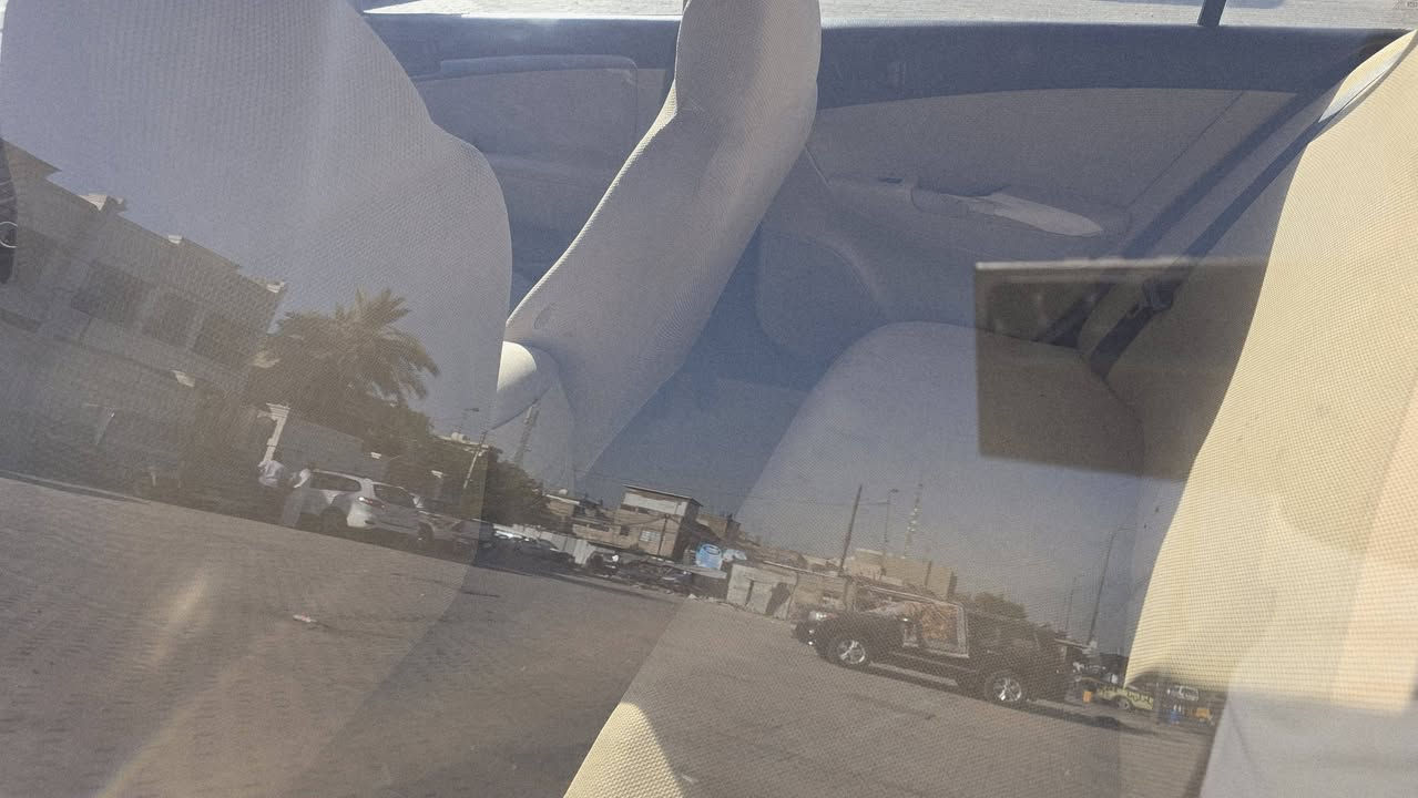 سلام عليكم سونتا ٢٠١٠ خلجية السيارة نضيفة بيها جاملك وباب صبغ كلير بدون دواخل شرط مكفولة 
مكينة وكير مكفولة مكينة ٢٤٠٠
مكان السيارة بغداد 
رقم الهاتف *********** 
السعر ١١٤ وبيها مجال
