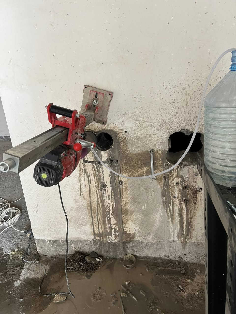 كور التثقيب وقص الكونكريت والصب وعمل فتحات سبالت وفتحات صاروخيه وفتحات مرازيب  وفتحات المجاري التعليك العمل داخل البصره فقط الاستفسار ع وتساب ***********
