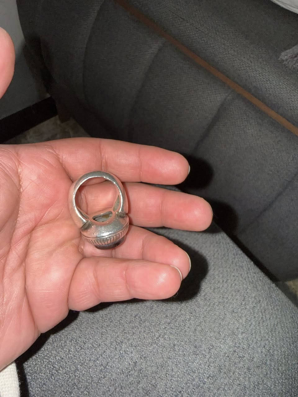 يماني شفته العبد صياغة يدويه ثقيله جدا نوادر للبيع السعر 300 
رقم الهاتف ***********
