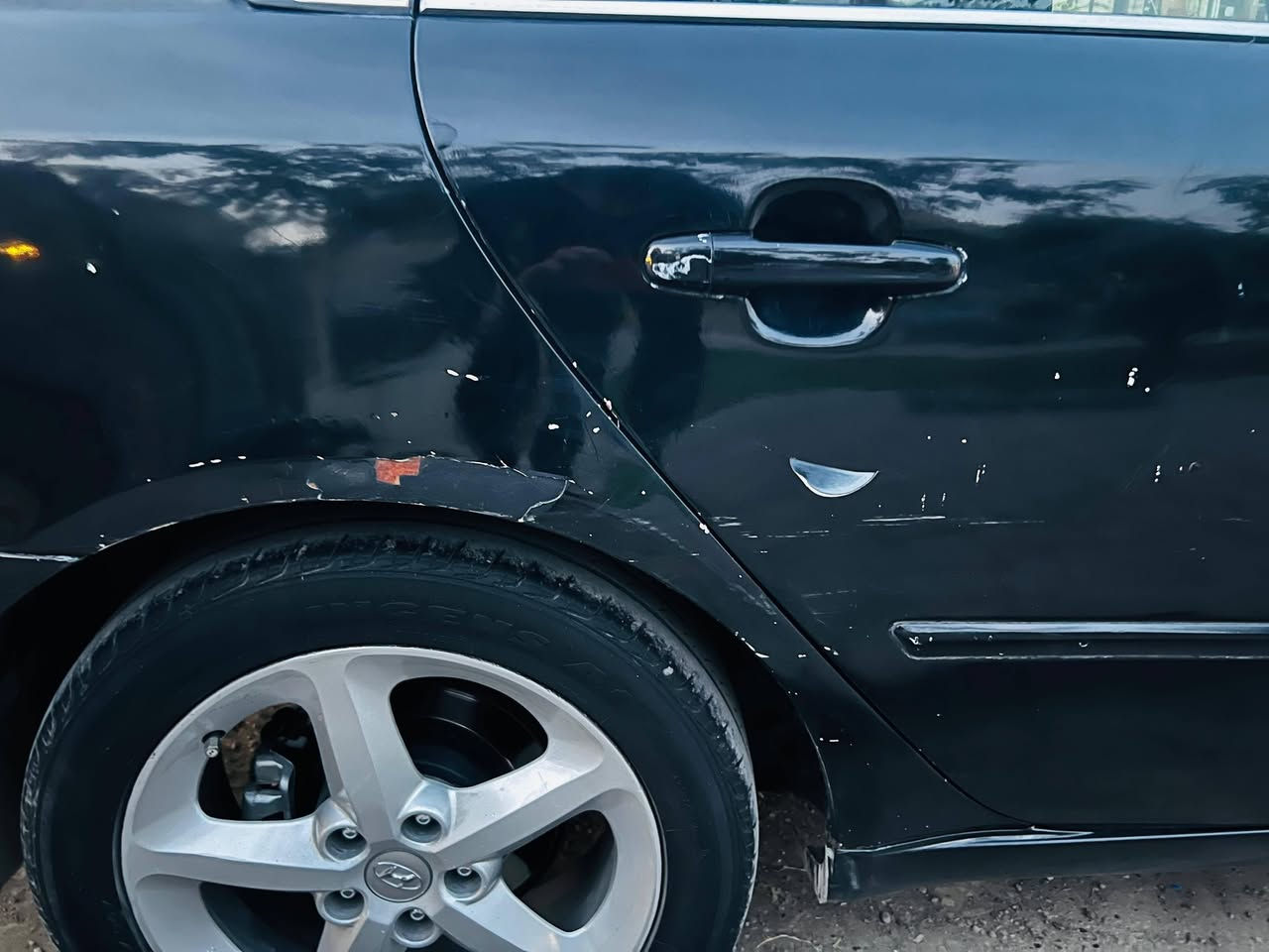 السلام عليكم
هونداي سوناتا 2007 وارد امريكي 
حادث امريكا بس بنيد وبل عراق بيهة طخطخات بيهة مكانات صبغ ونضافة الكشر مبينة كبالكم بل صور 
مكينة 6v-3300 بدون أيـي نقص

فول مواصفات لمتدد
كشنات جلد تدفئة وكهرباء 
تحكمات ستيرن 
فتحة سلايت 
شاشة بلادية 
حساسات 
كامرة دوارة 
داخل اسود جلد 
نضام ايكو وعادي واوتو 
والسيارة جاهزة خير من الله مناقصهة شي 
السعر 88وبيهة مجال بسيط حك الجية 
مكاني بغداد حي الجهاد  هزه ورقم جديد رقم بغداد 
*********** ابو طه
