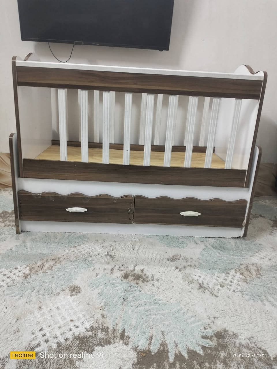 التخت 40العربانه 50 الكرسي 15وبيهم التوصل ع رقم ***********كورك *********** عنوان ايسر
