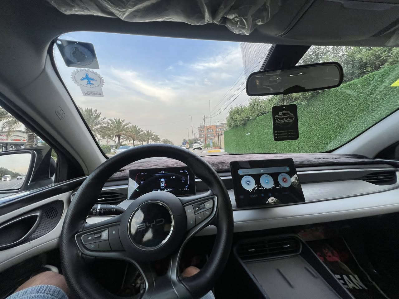 سلام عليكم 

BYD سيل فايف 2025

ماشيه 15 الف فقط 

رقم بغداد 

بيها رصعه 2 بل باب فقط و بل صدوك موضح بل صوره 

سياره كفاله من صبغ  

عنوان بغداد البنوك 

***********
18750 سعر و بيها مجال بسيط
