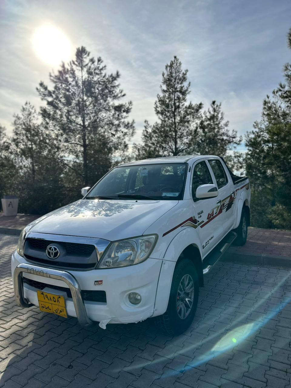 تۆیۆتا هایلۆکس 2011  سعودی 
لەشەریکەوە  یەک دەستە لای خۆمان بووە
مەکینە گاز گێڕ عادی دەبڵ اکسل
تاقم تایەی نیو جەبەلی لەژێرە
ناو سور و ناو فۆڕمیکا 
دوو شوێنی بچوکی لای دەعامی دواوەی بۆیاخە 
ماباقی بەشەرت
سەیارەیەکی مەزبوتو جوانە چرکەی تیا نییە 
مالی دۆستە 
شوێن سلێمانی 

سـعـر : لە کۆمێنت داوابکە ڕاستەوخۆ بۆت دێت 📥 

گێر و مەکیەنەی بەشەرت 
هیچ کێشەیەکی تێدا نییە 

ژمارەی خاوەنەکەی 
***********
***********
