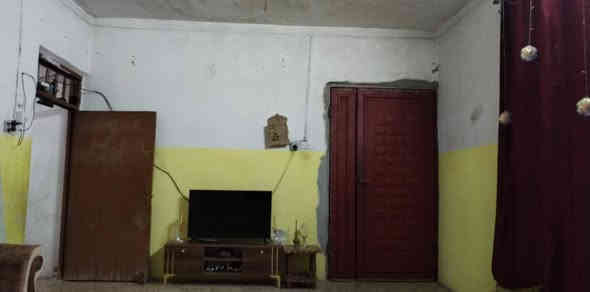 السلام عليكم بيت في حي القدس للبيع المساحه 220 متر سنه طاب والزهور 2025 قرب السوق والمدارس وشارع اربيل وقرب والسائدين الحولي السعر 100 وبي مجال البيت صالح للسكن ابيع حسبه قاع ***********
