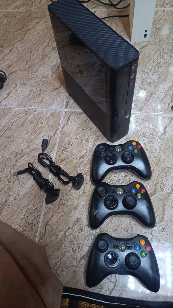 للبيع اكس بوكس 360 نيف جدا اوربي مابي اي عيب ويا 3 يدات اصلية وبي 173 لعبة قويات سعرة 125 الف للأتصال ***********
