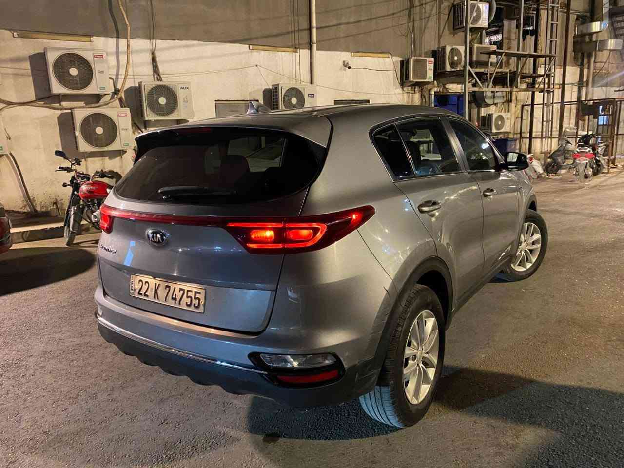 سبورتج 2021 فور ويل
وارد امريكي كلين تايتل بدون حادث 

مواصفات عادية 
شاشة 
كامرة خلفية 
حساسات 
تحكم ستيرن 
تبريد قطعتين  

عليها ادامة كاملة يم مركز الاسدي 
باتري جديد 

ماشية 105 الف

السيارة كلين تاتيل الدعاميات بلاد 
لا فتح ولا صبغ ولا تبديل 
بيها ملاحظات مصورها 
رايدها ب 170 ورقة 
تعال شوف و افحص و بيك خير و تدلل 

مكان السيارة التاجي او الغزالية
 
للتواصل 
***********
