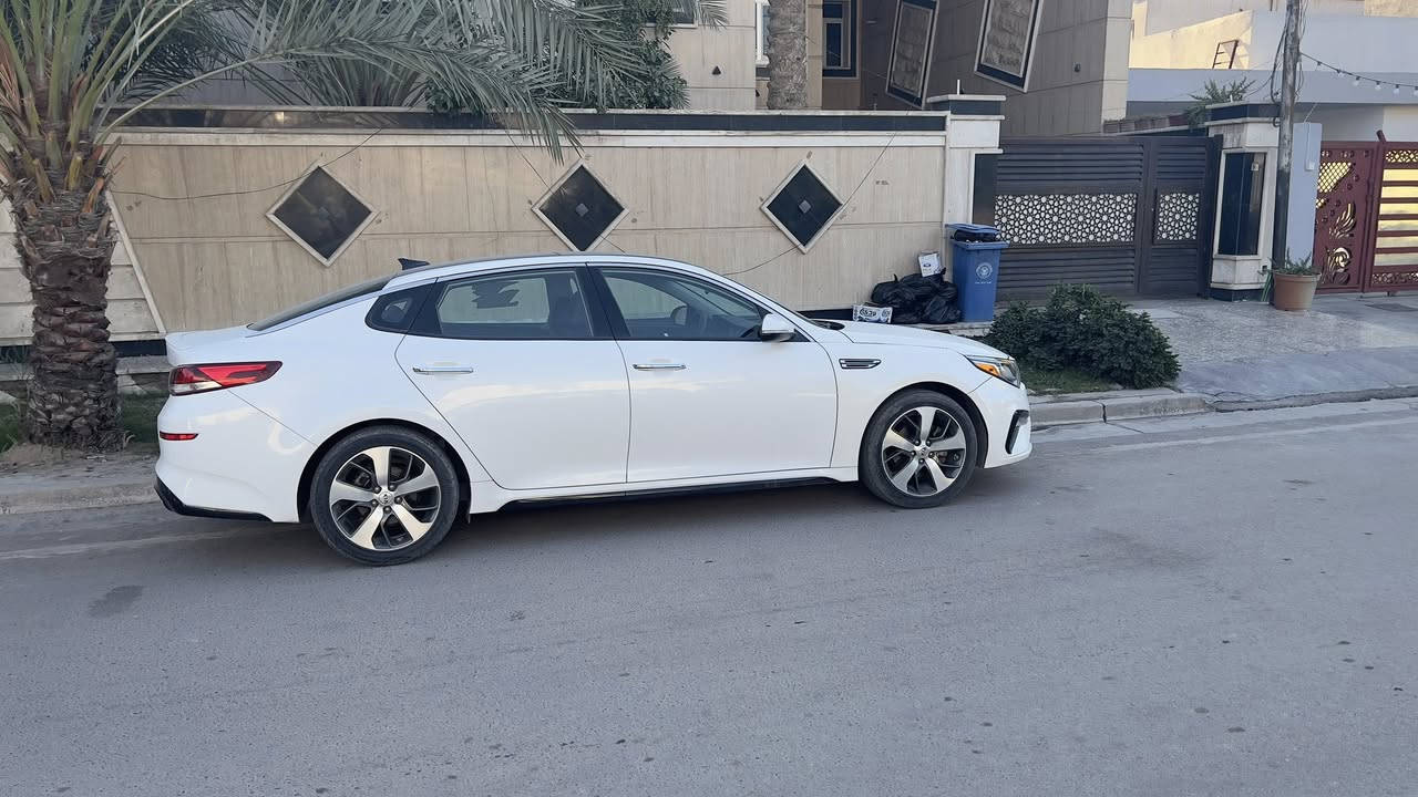 السلام عليكم

كيا اوبتيما 2020 فئة S ماشيه 84 الف حقيقي  رقم بغداد بسمي مداور ثاني وارد أمريكي ضرر جاملغ وربع البنيد بدون ايرباك

مواصفات السياره

بصمة ابواب +. دخول ذكي

كشن كهرباء داخل جلد ومخمل 

شاشه كبيره +فول تحكم ستيرن

نظام خروج عن المسار

ثلاث وضعيات قياده DRIVE MODE

لد امامي نهاري حاجب

لد خلفي مسطره

يدات نيكل+ اشاير بالمري

حساسات خلفيه

ويل نيكل اصل فئة S

كزوزين رياضي

مكان السياره بغداد عامريه 

السعر 165 ورقه وبيها مجال 

للاستفسار اكثر ***********
