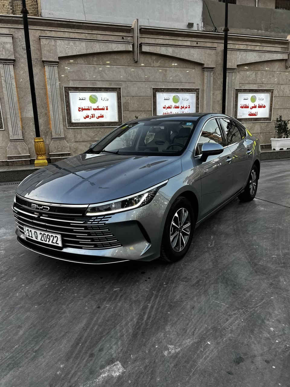 سلام عليكم دسترويل 25 ماشية 7000 عدي ضرف و اريد ابيعها شتسوه السياره لان ماعرف شنو سوكهن ني خذيتها 18 و 500 بدون رقم  قبل شهرين شتسوه حاليا وذا اكو مراوس سياره اقل منها هم عادي  وهاذه رقمي *********** ،
