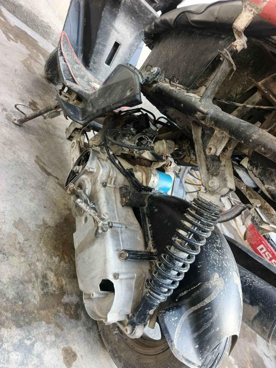 السلام عليكم ماكس للبيع محرك عدله بوشه وبستم 55 سلف شغال السعر 275 . رقم الهاتف ***********
