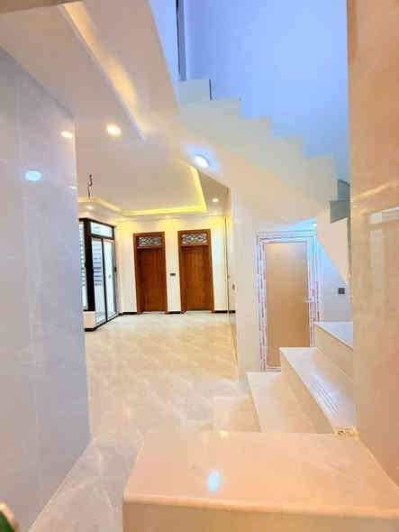 📏 المساحة: 150متر للبيع 
💰 السعر: 80 مليون (قابل للتفاوض)
🏗️ البناء: طابوق  جمهوري درجه اولئ 
🏠 الأساس والسقف: صب كونكريت مركزي 

مواصفات البيت:
✅ غرفتين نوم 2 🛏️
✅ أستقبال 
✅ صالة 🛋️
✅ مطبخ 🍽️
✅ صحيات 🚿

الخدمات المتوفرة:
🔹 ماء 💧
🔹 كهرباء ⚡
🔹 شوارع مبلطة 14 متر  🚗
🔹 مدارس قريبة 🏫
🔹أنترنيت ضوئي 
🔹 خط مولده 
📍 الموقع: النجف – حي ميسان، شارع الزوار 
خلف سكلة الكرعاوي
📜 طابو زراعي (إقرار محكمة)

📞 للتواصل: ***********

(ملاحضه ) متوفر لدينا كافة المساحات دور سكنية وعرصات 
وأراضي زراعيه
