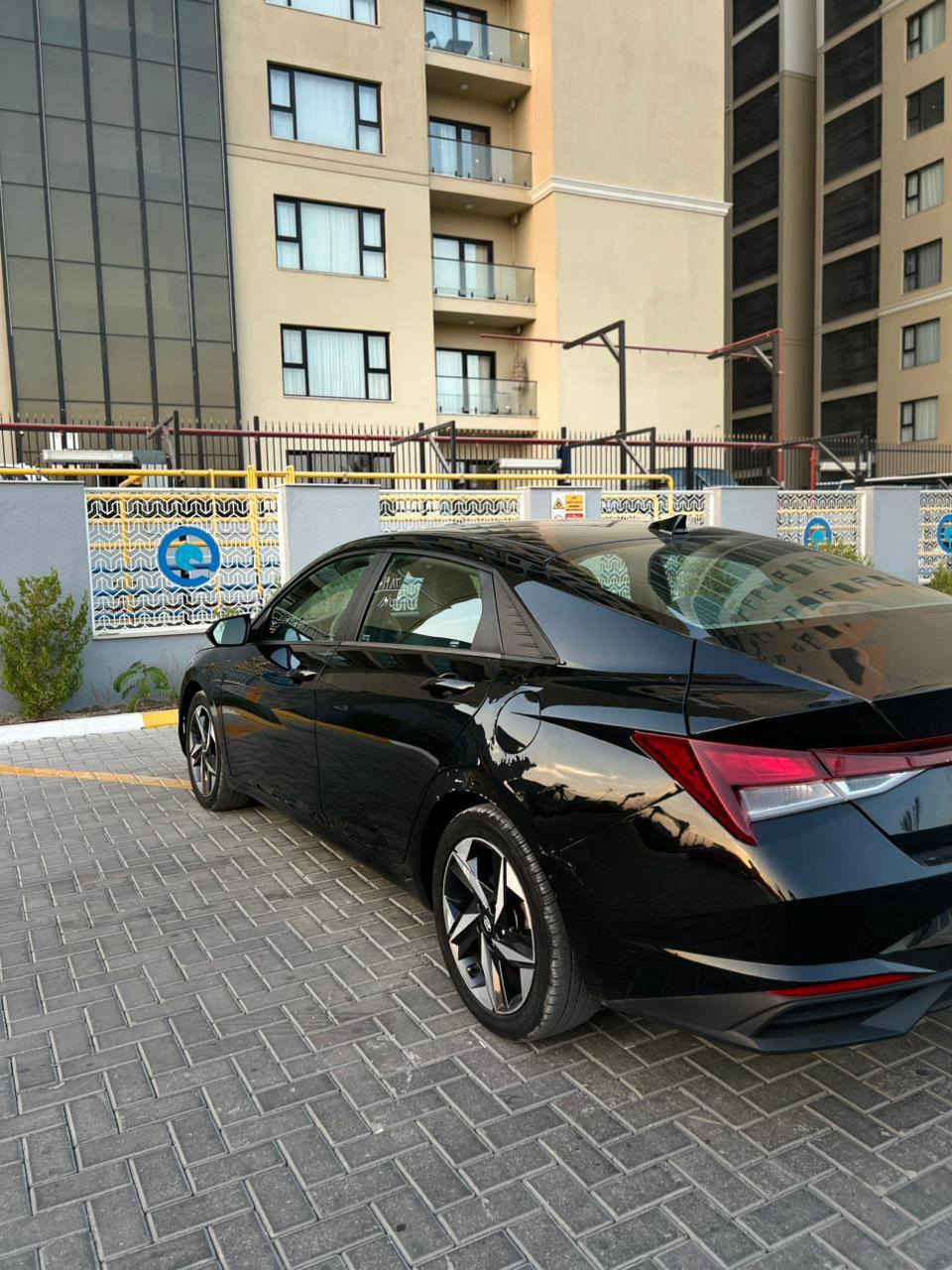 السلام عليكم
هيونداي النترا 
موديل 2023 
صبغ جاملغ وحافه البنيد بدون دواخل بدون ايرباك
رقم اربيل الدولي بسمي
محرك 2.0 دوش 

 مواصفات 
⚫️ دخول ذكي 
⚫️ تشغيل ذكي 
⚫️ جنطه ذكيه 
⚫️ تشغيل عن بعد 
⚫️ حساسات اماميه و خلفيه 
⚫️ شاشة تدعم كار بلاي ، اندرويد اوتو
⚫️ كامرة خلفيه دواره 
⚫️ لايت لد + عدسه 
⚫️ لايت لد خلفي متصل 
⚫️ تدفئة كشنات 

مكان السيارة بغداد الدوره 

~ السعر  145 بيها مجال بسيط 

***********
