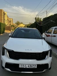 سورنتو 2024 خليجي فول مواصفات عده 5 كامرات  ماشية 27 الف  باسمي السيار...