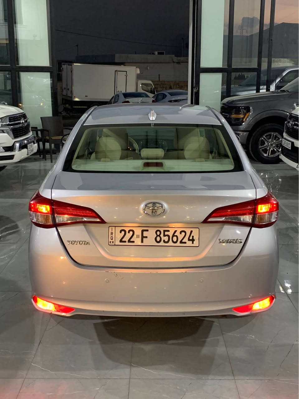 تویتا یارس مۆدیل (٢٠٢١)وکالە خەلیجی ٣سویچ مەکینە گەورە (٨٠)هەزار رۆیوە بێ سبوخ دەحامی لۆدەحامی بەشەرت گیر مەکینە تەبرید کارەبایات بەشەرت رەقەموو سەنەوی نوێیە شوێن هەولێر ژمارەی مۆبایل (***********)فایبەر وتسئاپ هەیە . أربيل, العراق
