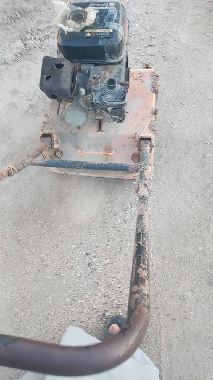 حادله زاحفة للبيع شغله
سعر 225 الف 

***********
