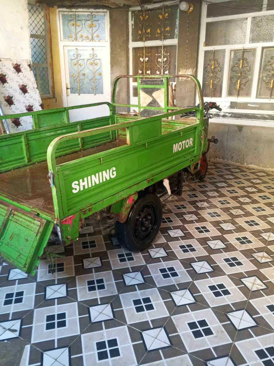 السلام عليكم هاي الستوته مديل 2019اوراق اصولي ستوته خير من الله كهربايات كلها شغاله ولسعر اتصل ***********  اوراق اب اسمي نفس اليوم تحويل
