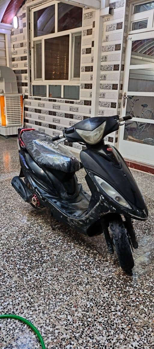 السلام عليكم كامكو جي فور محرك مكفول مفتوح مره وحده فقط شرط صوت ما تسمع اله سلف هندر كله شغال كهربائيات كلها شغاله شلعه و معدل تشك الكاع دراجه حاويه بس مفتوحه مره وحده سعرها 280و بيها مجال قليل مكان نجف ***********
