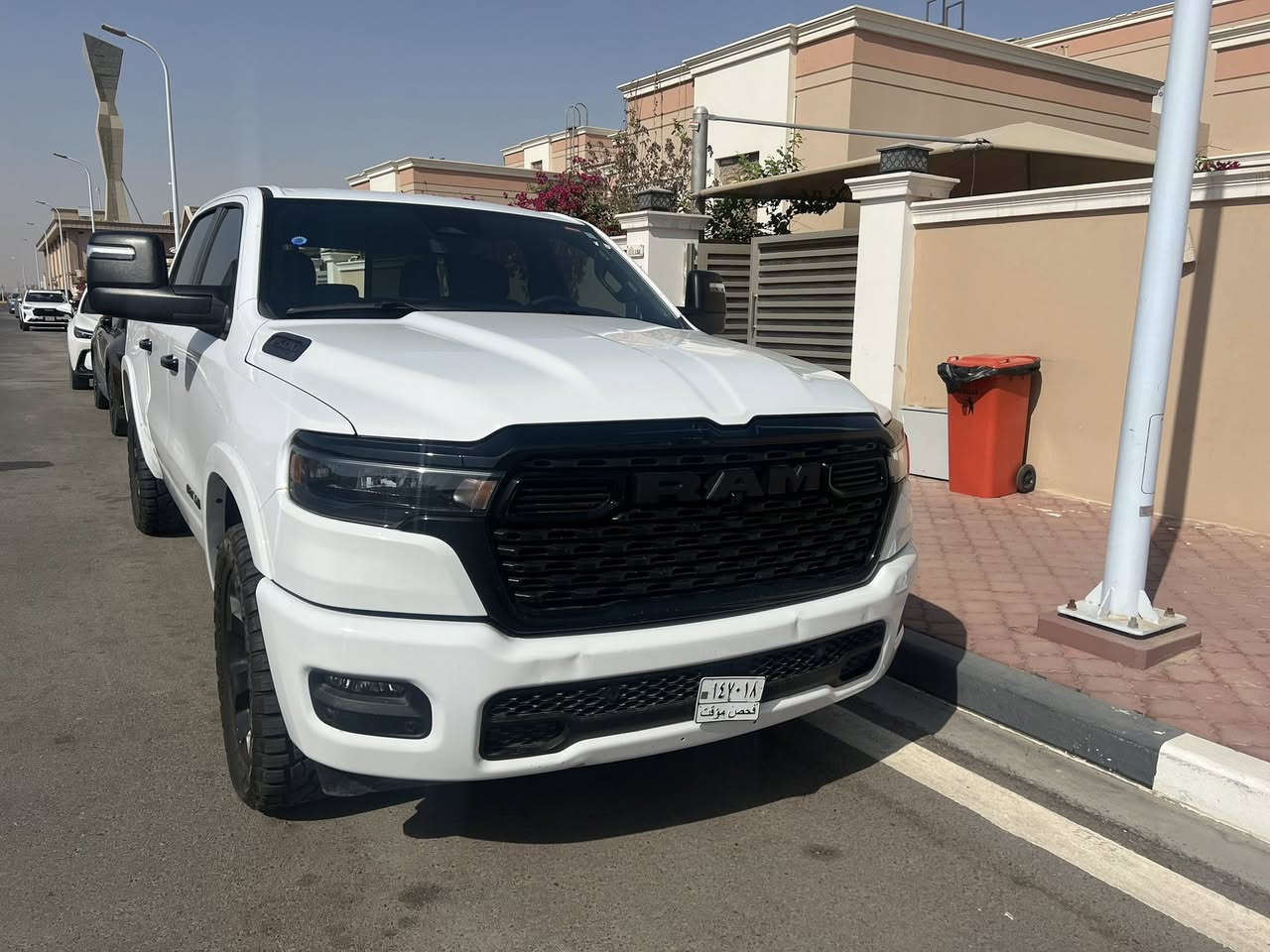 رام 2025 بك هورن لون ستار 
اللون ابيض بدي قصير باب طويل شاشة تسلا
وارد امريكي حادث خفيف بالحوض الخلفي وتم تبديله بالكامل نفس اللون يعني السياره حاليا كفاله من الضربه والصبغ 
عنوانها البصره مدينة النرجس السكنيه
السعر 45 الف دولار  مرقم وكامل بصره
معفيه من الكمرك والضريبه والرقم كتاب شهداء 
وكاله عامه سنتين فقط وتكون حره
للاستفسار يرجى الاتصال بالهاتف
***********
