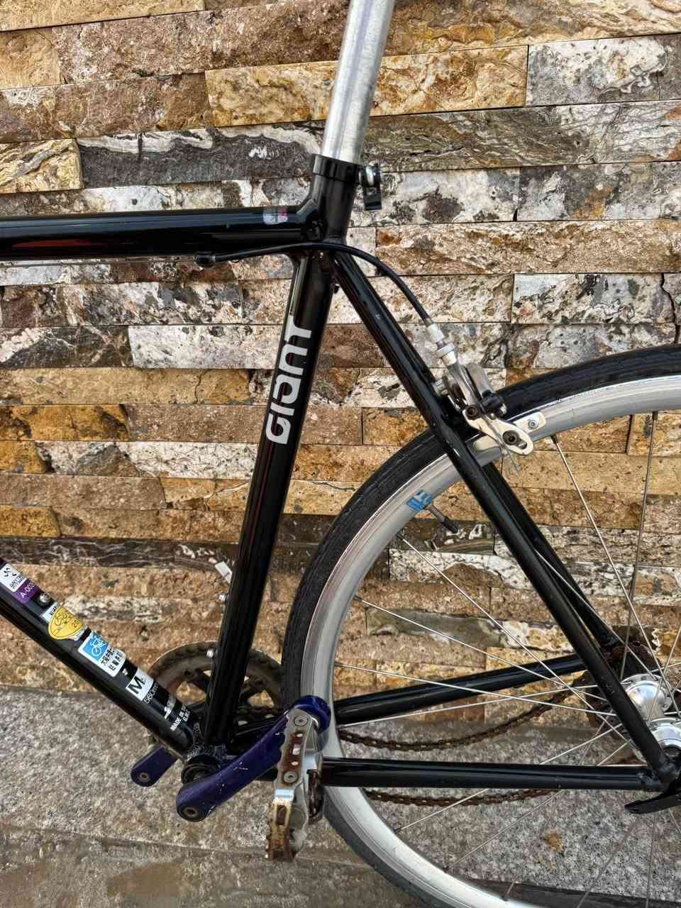 السلام عليكم : رمضان كريم عليكم يارب
دراجة جاينت c700 
المنيوم بالكامة خفيفة كلش ومختومة تايوان 🇹🇼 
حجم الفريم 56 
شفتر وعقرب سرام 
8*1
دراجة طلقة بالمشي ونظيفة كلش 
 نقصها فقط زنجيل فقط فقط 

للبيع او مراوس بفريم رود
 
سعر ١٦٥ الف 

مكاني بابل وتوصيل موجود  ***********
