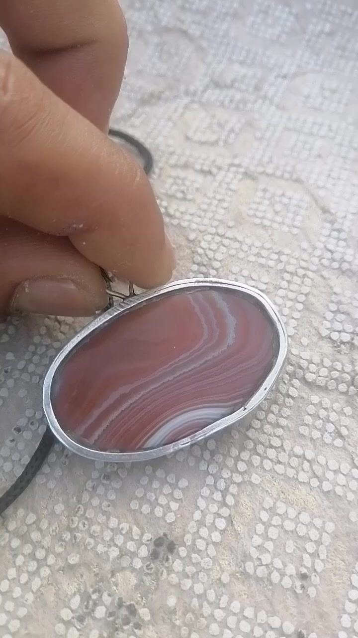 احجار مال يشن لاكطهن بيدي لا شايلهن ولا مشوفهن ولا اعرف شغلهن متاحات للبيع ***********
