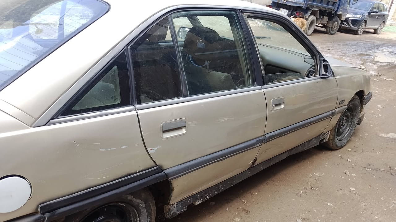 اوبل اوميكا 93 سياره كله بلاد بدون صبغ محرك 2400 كير اوتوا يحرك ثالث  رقم بغداد  انكليزي السعر 24 الإتصال ***********
