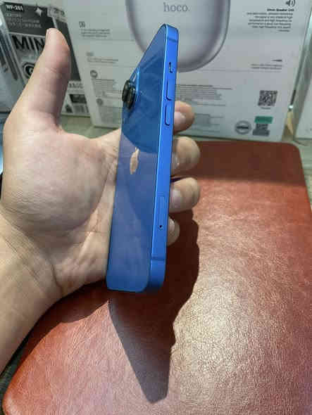 السلام وعليكم ايفون 13 عاددي استخدام قليل بطارية 92 ذاكره 128 شخط مابي ومكفول وانطيك ضمان كلشي شغال بي تجي تفحصه وتشوف لان حجمه معجبو البيت سعره 500 وبي مجال او مراوس بـ 13 برو ماكس بي كسر بسيط او شغلات بسيطه او 12 برو ماكس نضيف 
مكاني بغداد جزيرة بغداد السياحيه 
رقمي ***********
