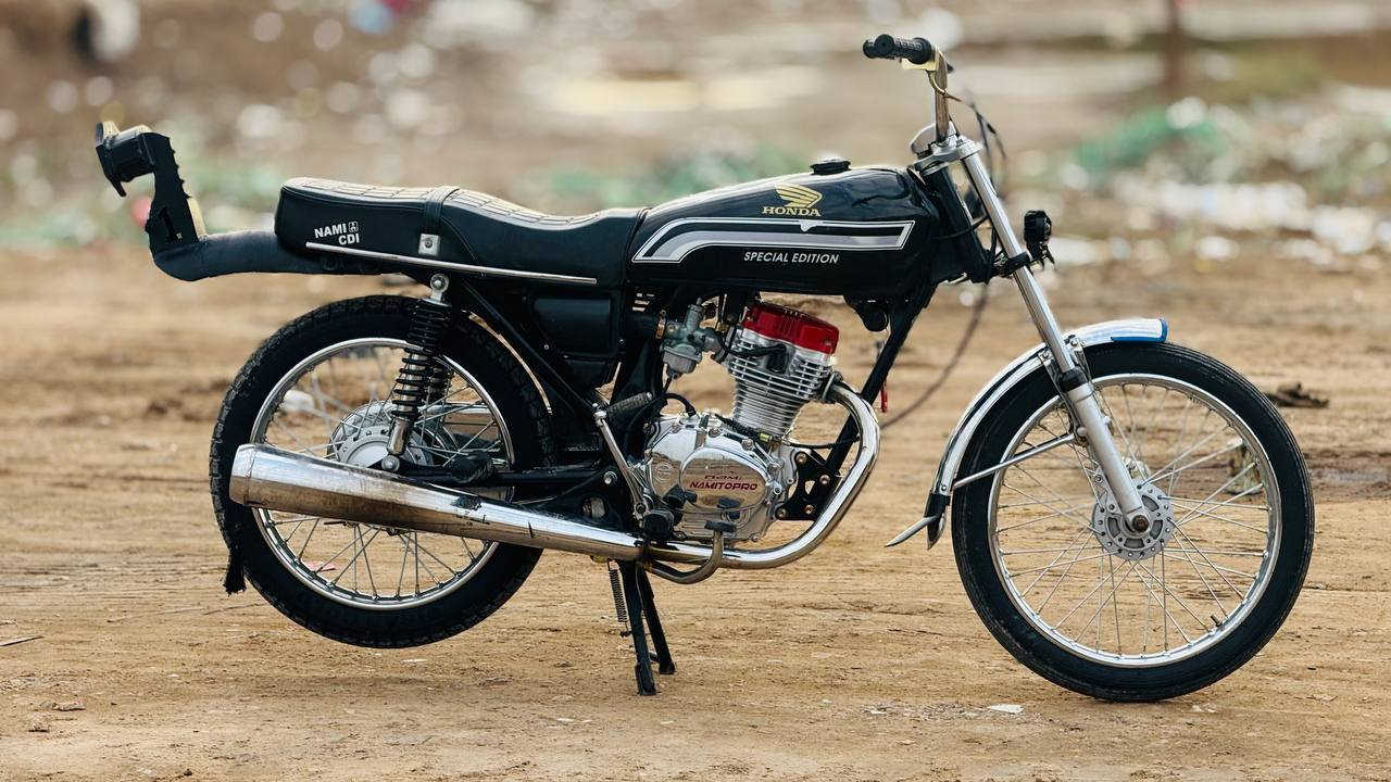 السلام عليكم لبيع دراجه شاصي 2021 اصلي تعمير 2025 مكينه تيربو دراجه خير من الله السعر 850 وبيه مجال بسيط لتواصل اتصل *********** ***********
