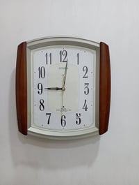 ساعة جدارية ستزن اصلية ميلودي بك بن صوت رخيم كل ساعة ونصف ساعة ....الق...